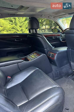 Седан Lexus LS 2007 в 