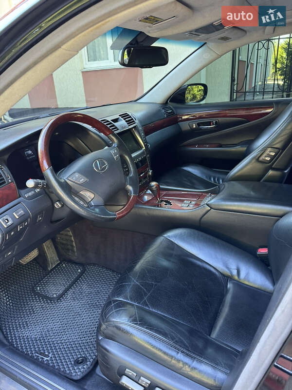 Седан Lexus LS 2007 в Шполе