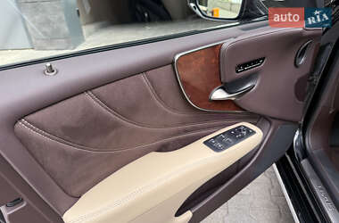 Седан Lexus LS 2018 в 