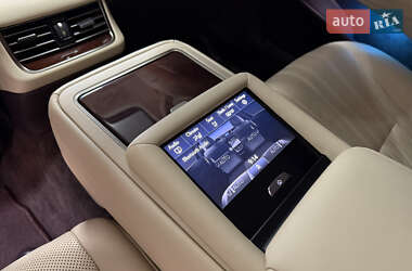 Седан Lexus LS 2018 в 