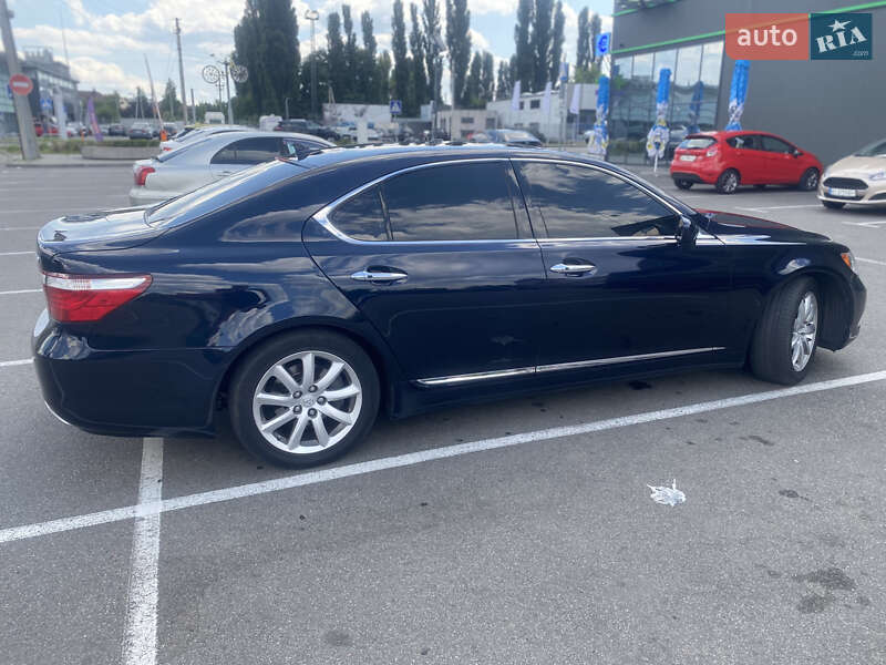 Седан Lexus LS 2008 в Киеве
