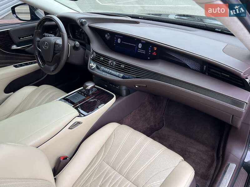 Седан Lexus LS 2018 в Киеве