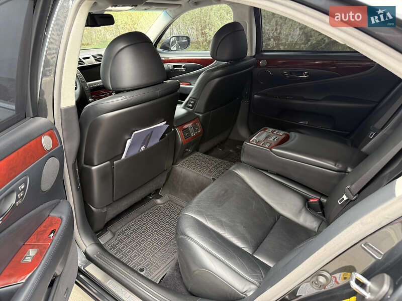 Седан Lexus LS 2007 в Киеве