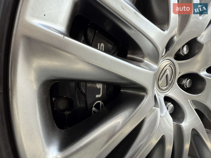 Седан Lexus LS 2013 в Львове