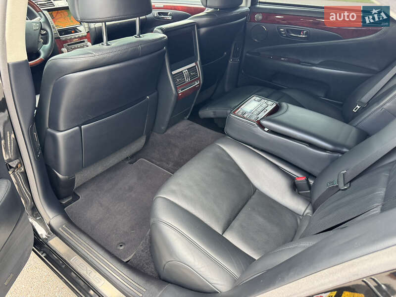 Седан Lexus LS 2012 в Киеве