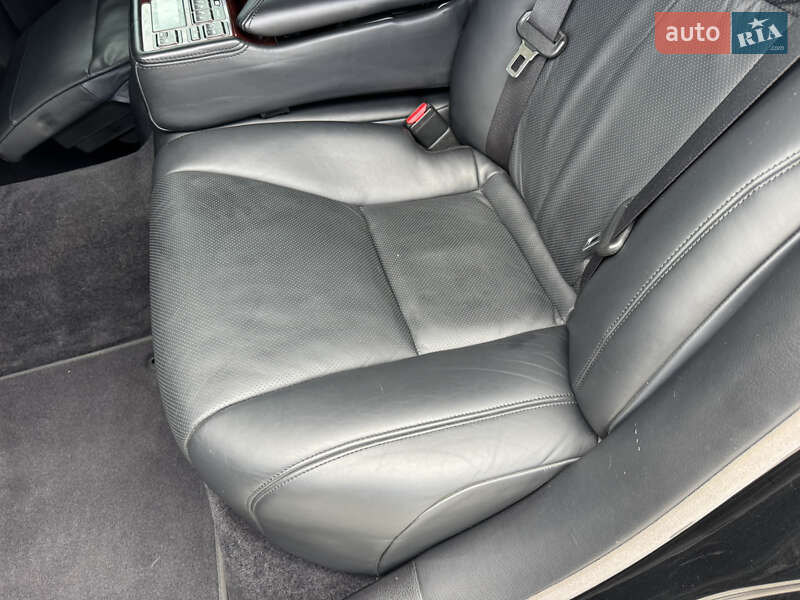 Седан Lexus LS 2012 в Киеве