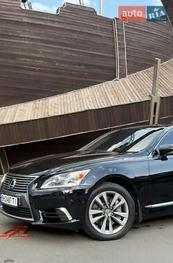 Седан Lexus LS 2013 в 