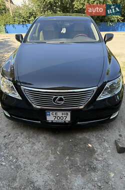 Седан Lexus LS 2007 в Кельменцах