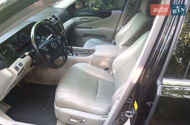 Седан Lexus LS 2006 в 