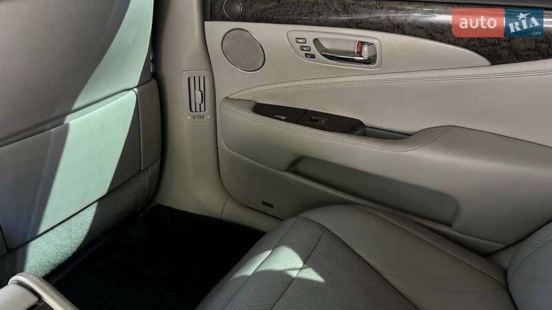 Седан Lexus LS 2007 в Львове фото 34 Седан Lexus LS 2007 в Львове