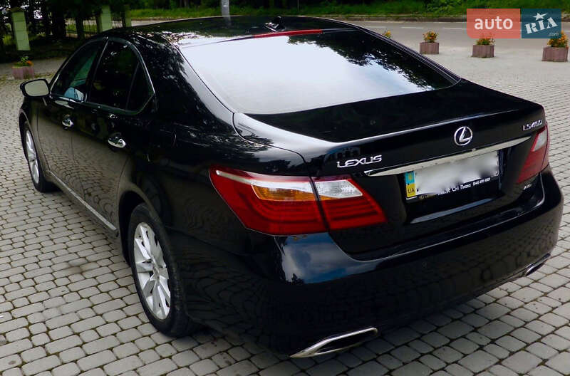 2010 Lexus LS, VIN JTHCL5EFXA5007331:plate — фото 1 (autoria)
