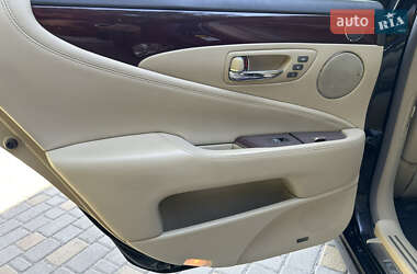 Седан Lexus LS 2007 в 