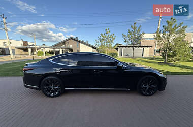 Седан Lexus LS 2018 в 