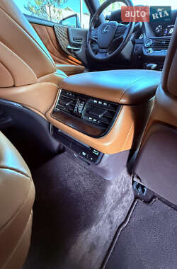 Седан Lexus LS 2018 в 
