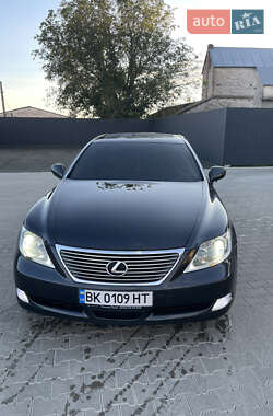 Седан Lexus LS 2007 в Луцке
