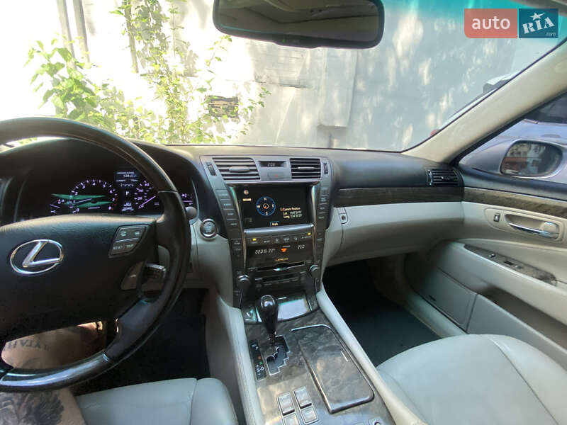 Седан Lexus LS 2007 в Полтаве