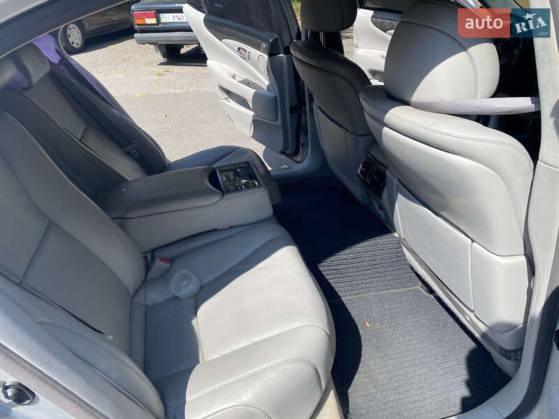 Седан Lexus LS 2007 в Полтаве