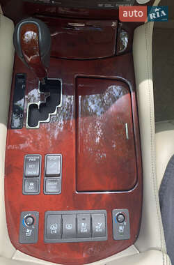 Седан Lexus LS 2011 в 