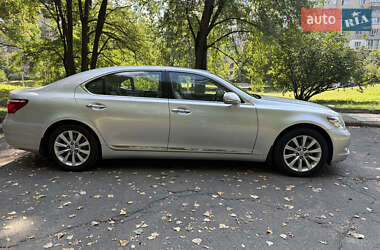 Седан Lexus LS 2011 в 