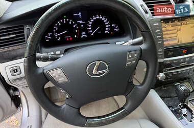 Седан Lexus LS 2011 в 