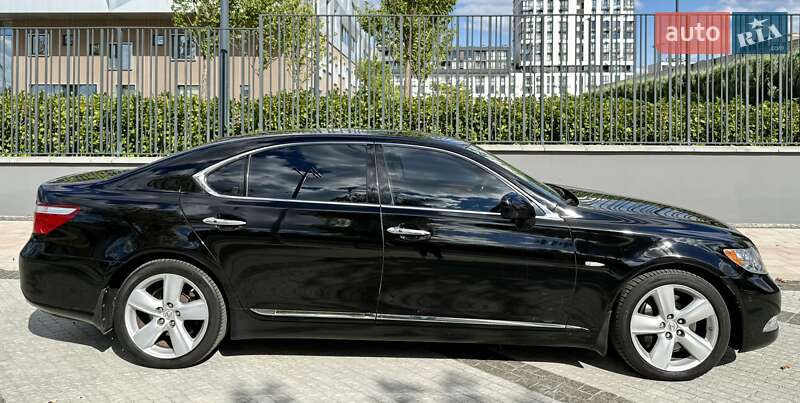 Седан Lexus LS 2009 в Киеве