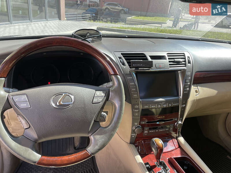 Седан Lexus LS 2007 в Новояворівську