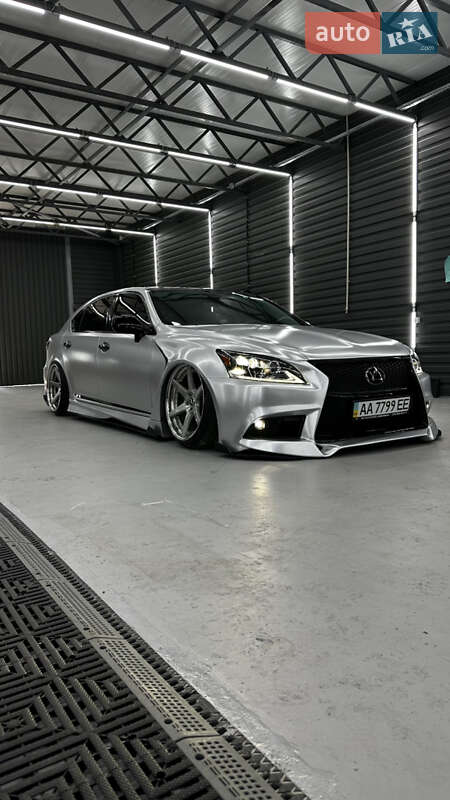 Седан Lexus LS 2007 в Киеве