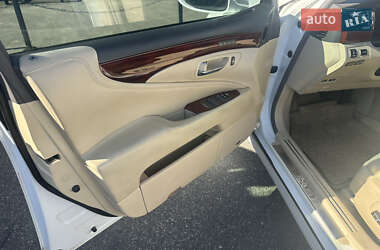 Седан Lexus LS 2011 в 