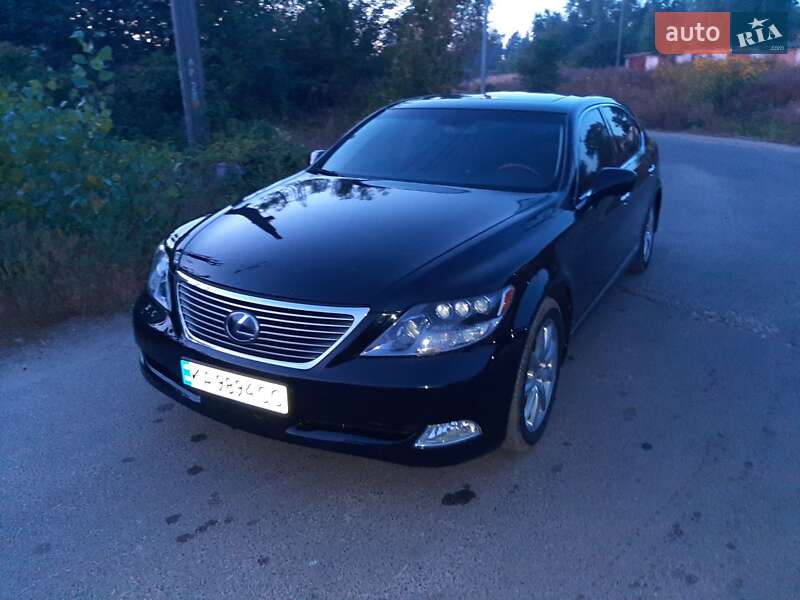 Седан Lexus LS 2007 в Киеве
