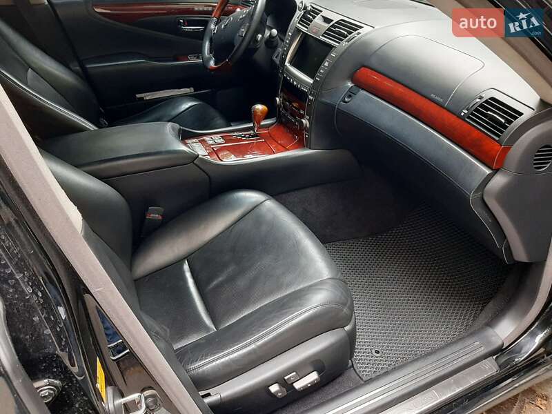 Седан Lexus LS 2007 в Киеве