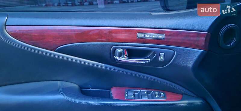 Седан Lexus LS 2007 в Киеве