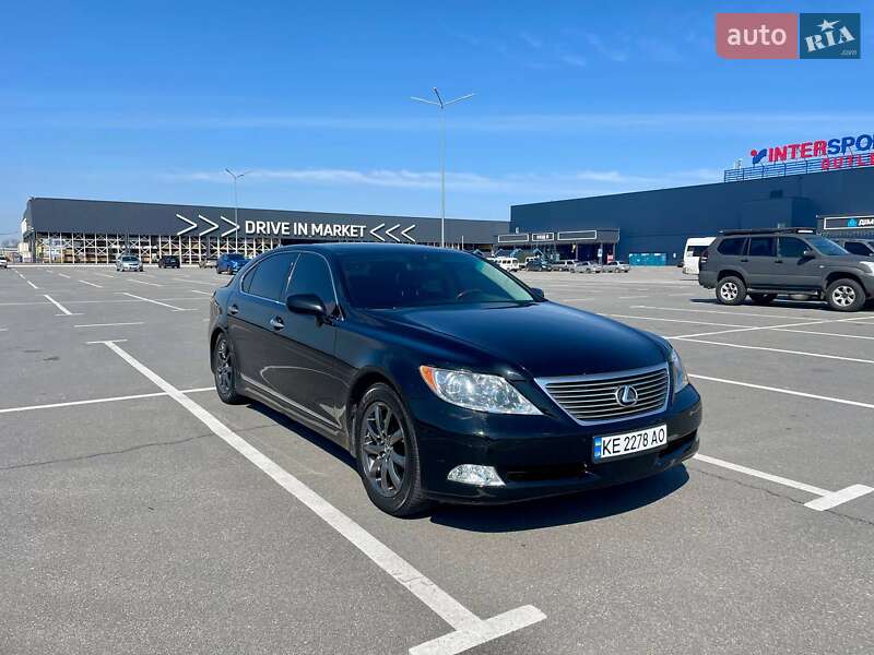 Седан Lexus LS 2007 в 