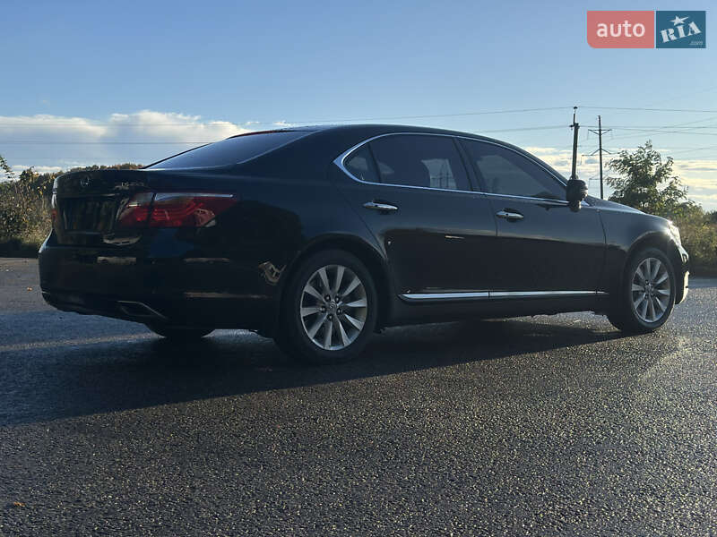 Седан Lexus LS 2010 в Виннице