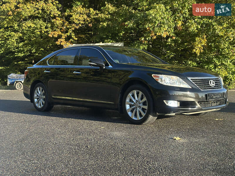 Седан Lexus LS 2010 в Виннице