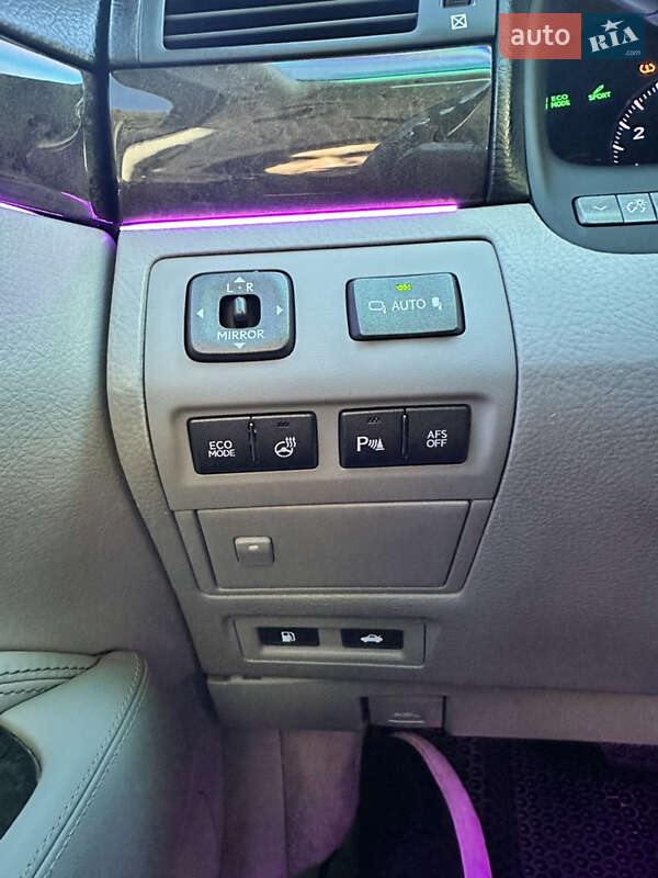 Седан Lexus LS 2010 в Виннице