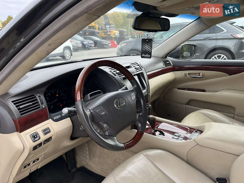 Седан Lexus LS 2007 в Львове