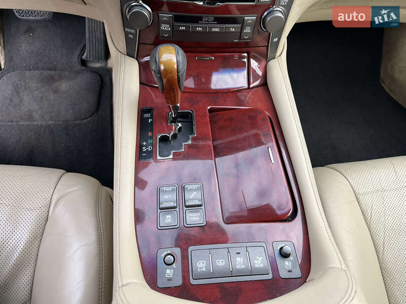 Седан Lexus LS 2007 в Львове