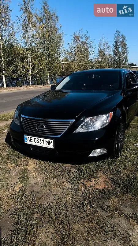 Lexus LS
