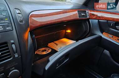 Седан Lexus LS 2005 в 