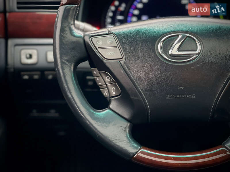 Седан Lexus LS 2012 в Киеве