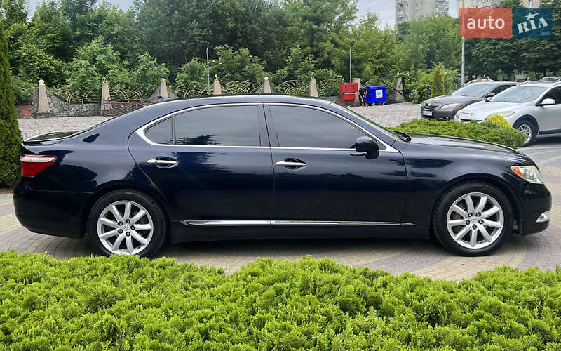 Седан Lexus LS 2007 в Львові