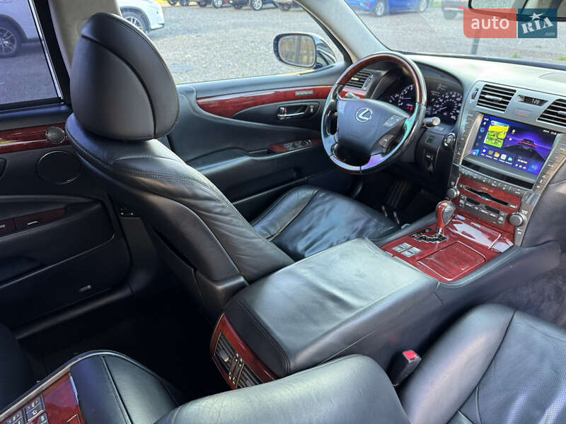 Седан Lexus LS 2007 в Ужгороде