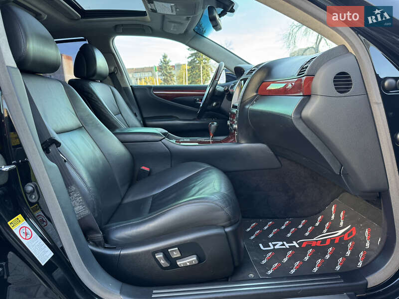 Седан Lexus LS 2007 в Ужгороде