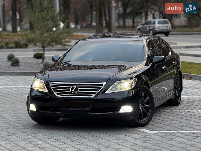 Седан Lexus LS 2008 в Рівному