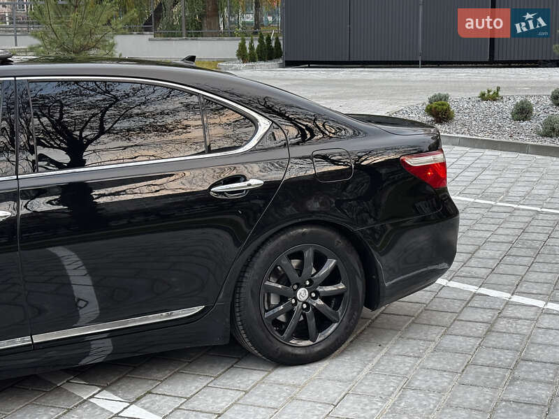 Седан Lexus LS 2008 в Рівному
