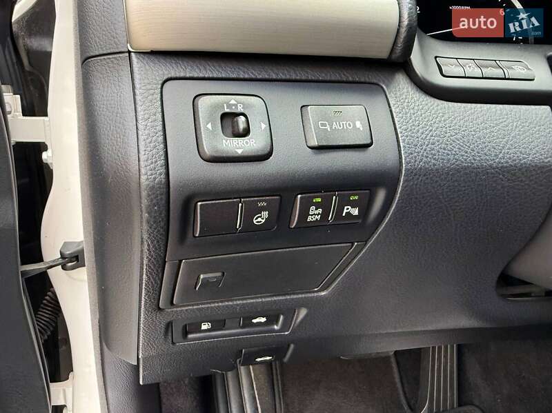Седан Lexus LS 2015 в Киеве фото 17 Седан Lexus LS 2015 в Киеве