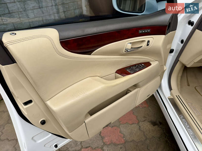 Седан Lexus LS 2010 в Одесі