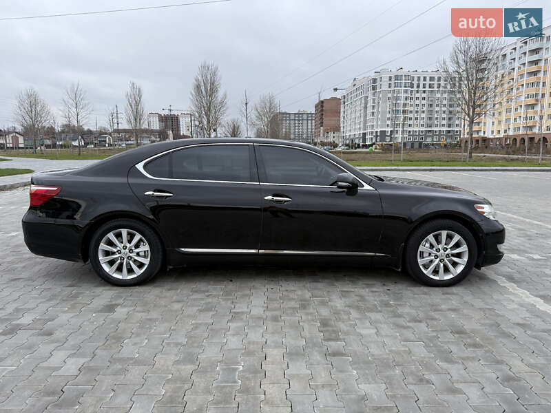 Седан Lexus LS 2011 в Ірпені