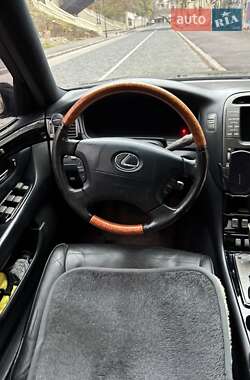 Седан Lexus LS 2001 в Роздільній