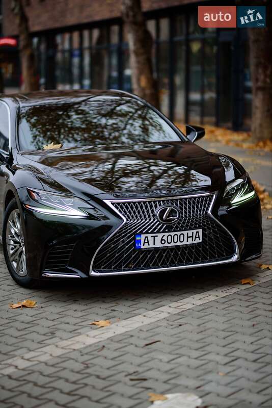 Седан Lexus LS 2018 в Ивано-Франковске